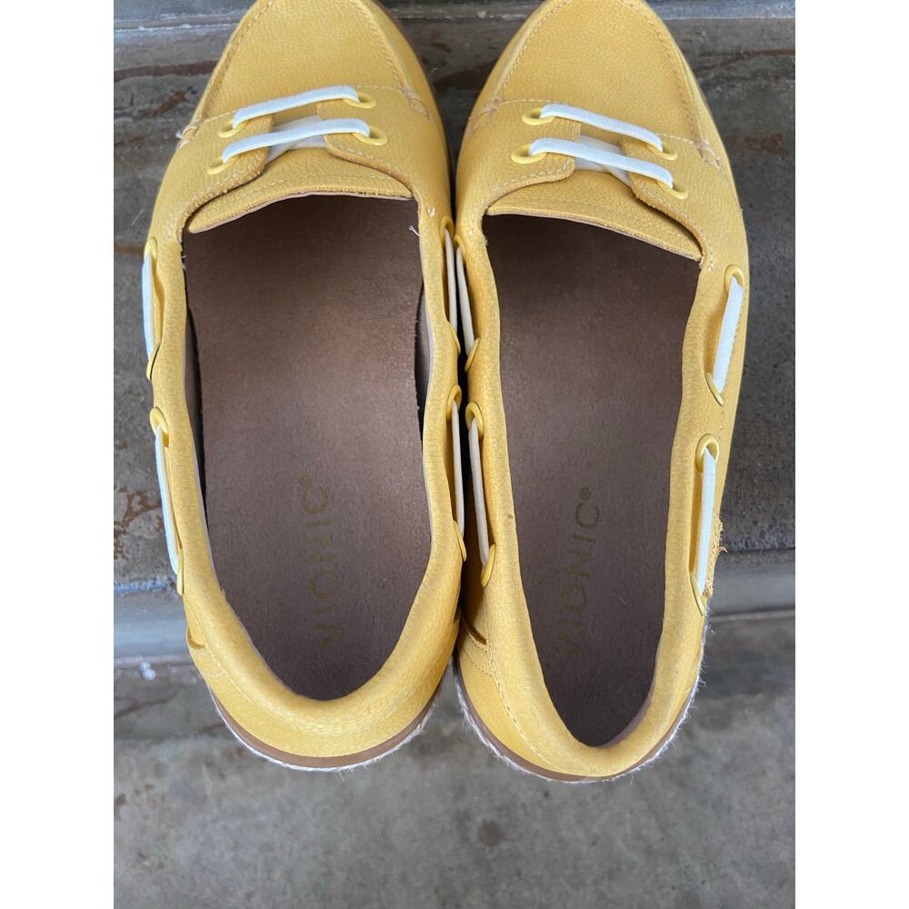 Vionic Bay espadrille boat shoes in yellow nubuck leather with white laces - Picture 8 of 10
